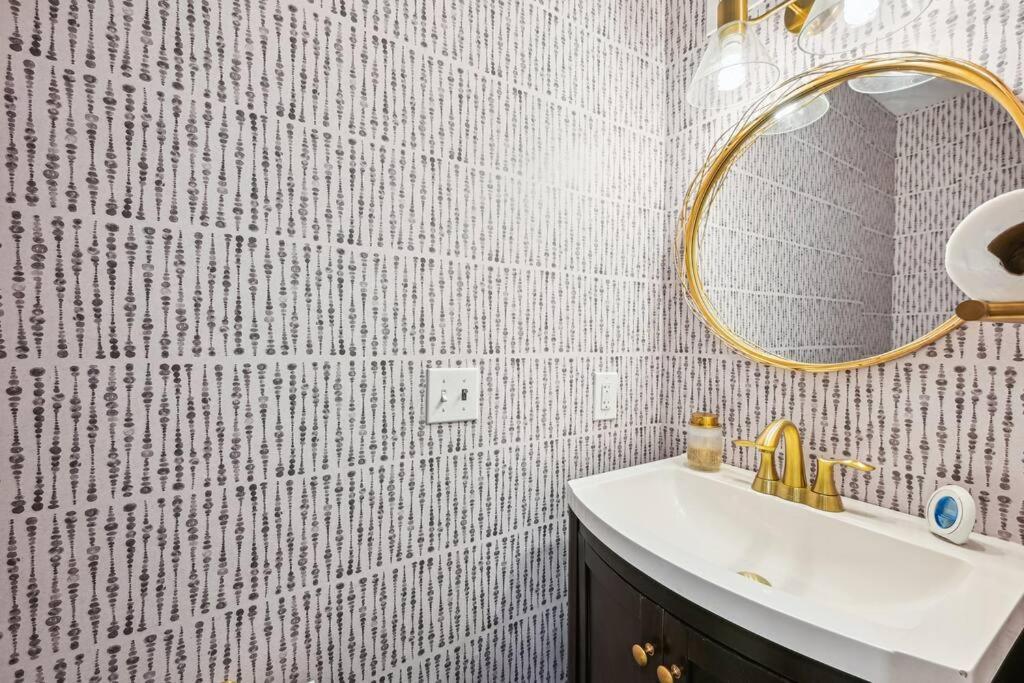 Federal Hill Luxury + City Charm Балтимор Екстериор снимка